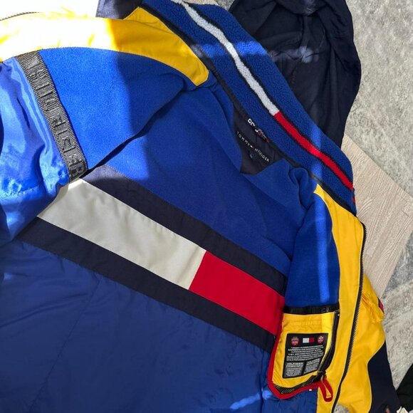Vintage Tommy Hilfiger 90s Jacket Water Repellent Jacket With Packable Hood - Picture 5 of 8